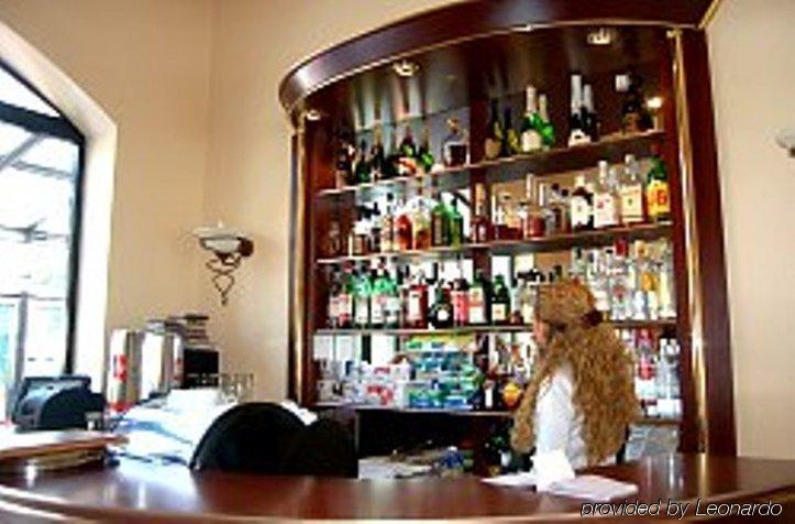Elite Hotel Oradea Restoran fotoğraf